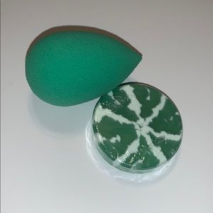 Beauty Blender & Cleanser Set